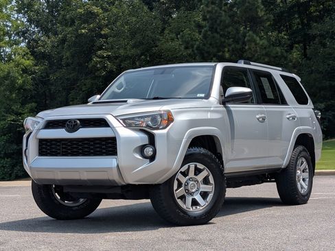 Used 2016 Toyota 4Runner Trail AWD/4WD image 4