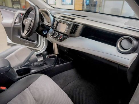 Used 2014 Toyota RAV4 LE AWD/4WD image 11