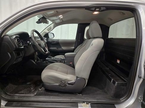 Used 2019 Toyota Tacoma SR image 10