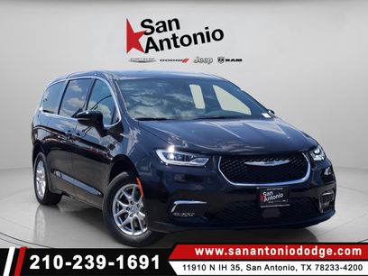 New 2026 Chrysler Pacifica Select