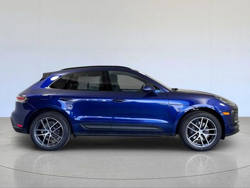 Certified 2026 Porsche Macan AWD/4WD image 9