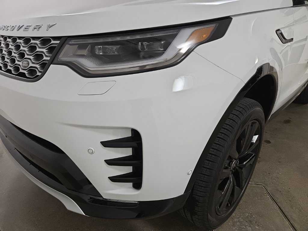 New 2026 Land Rover Discovery Limited Edition AWD/4WD image 28