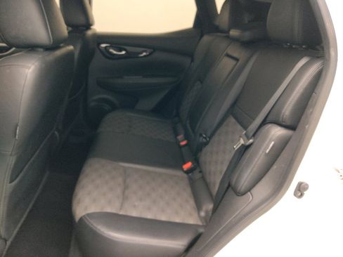Used 2022 Nissan Rogue Sport SV w/ Technology Package FWD image 18