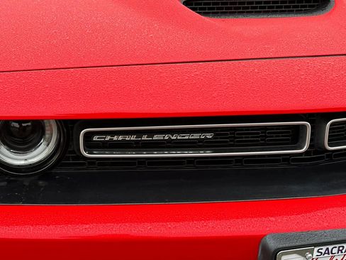 Used 2020 Dodge Challenger R/T image 9