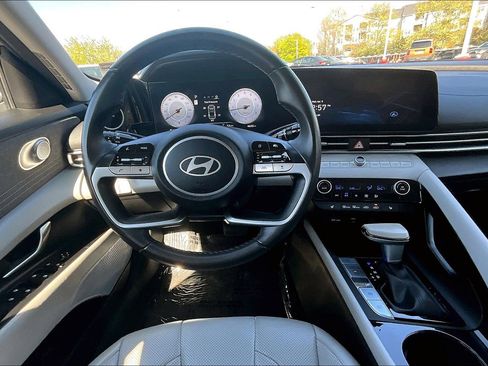 Used 2024 Hyundai Elantra Limited FWD image 5