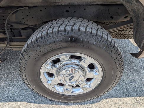 Used 2016 Ford F250 XLT w/ XLT Premium Package AWD/4WD image 10