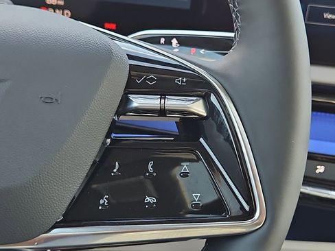 New 2025 Cadillac Optiq Sport 1 image 18