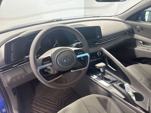 Used 2023 Hyundai Elantra SEL w/ Preferred Accessory Package image 13