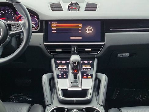 Certified 2023 Porsche Cayenne AWD/4WD image 22