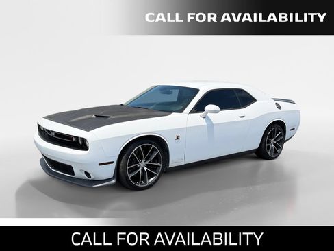 Used 2016 Dodge Challenger R/T Scat Pack RWD image 1