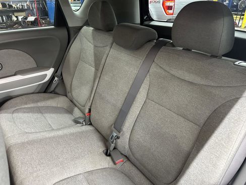 Used 2017 Kia Soul EV image 8