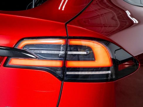 Used 2024 Tesla Model X image 29