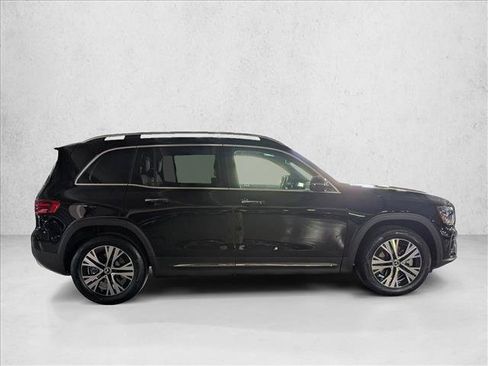 Used 2025 Mercedes-Benz GLB 250 image 7