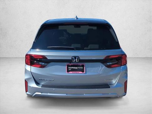 Used 2026 Honda Odyssey Touring image 7