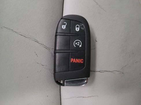 Used 2015 Jeep Renegade Limited image 32