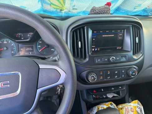 Used 2020 GMC Canyon 2WD Crew Cab w/ Convenience Package image 3