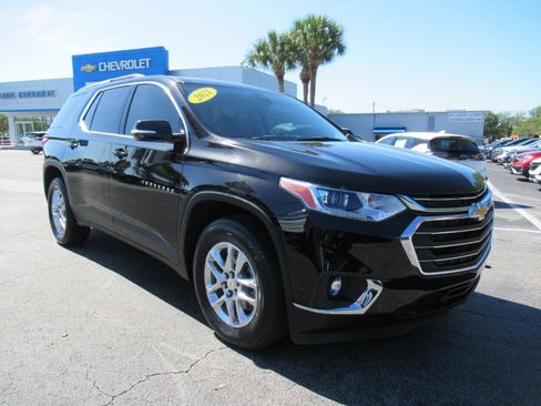 Used 2021 Chevrolet Traverse LT image 4