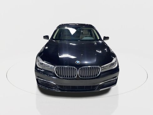 Used 2018 BMW 740i image 4
