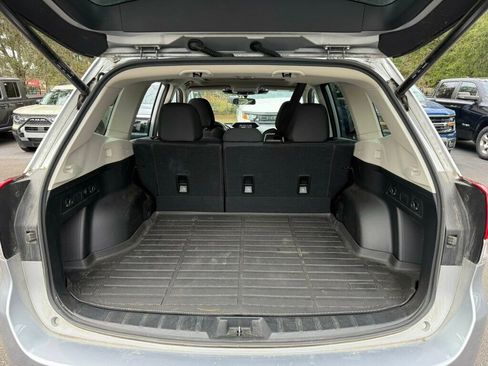 Used 2022 Subaru Forester Premium image 9
