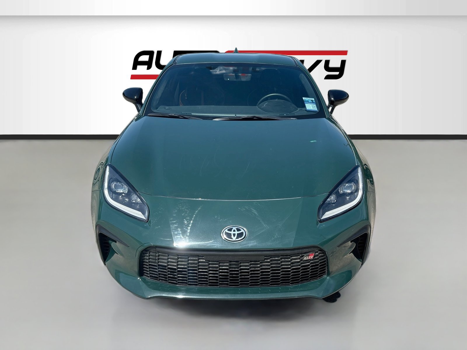 Used 2025 Toyota GR86 Hakone Edition RWD image 2