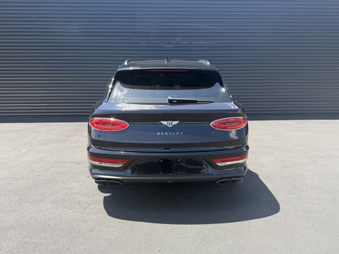 Used 2022 Bentley Bentayga AWD/4WD image 10