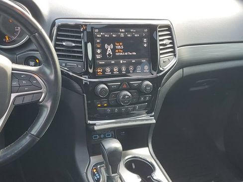Used 2020 Jeep Grand Cherokee Altitude AWD/4WD image 15
