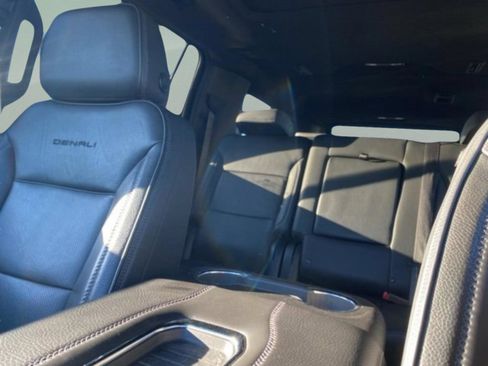 Used 2024 GMC Yukon XL Denali RWD image 26