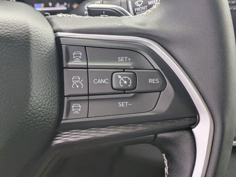 New 2025 Jeep Grand Cherokee L Altitude image 21