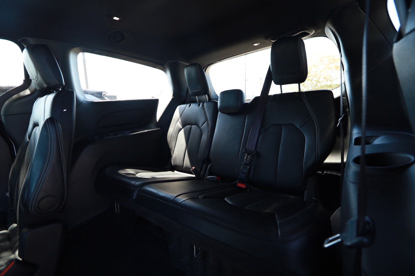 Used 2025 Chrysler Pacifica Select FWD image 24