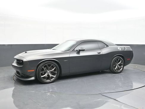 Used 2019 Dodge Challenger R/T RWD image 7