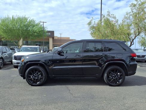 Used 2020 Jeep Grand Cherokee Altitude AWD/4WD image 3