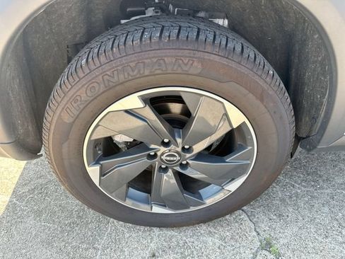 Used 2024 Nissan Rogue SV AWD/4WD image 46