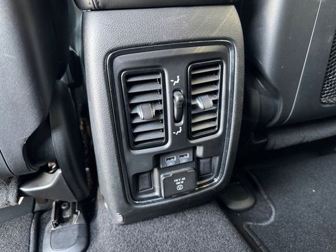 Used 2021 Jeep Grand Cherokee Limited w/ Premium Lighting Group image 18