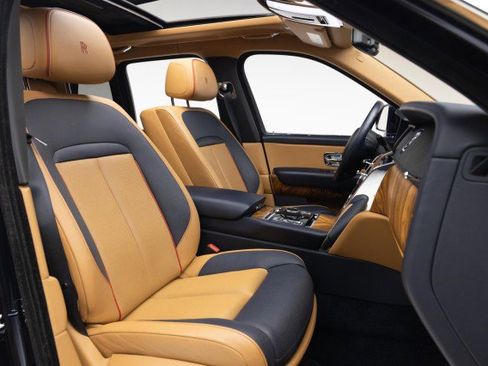 Used 2019 Rolls-Royce Cullinan image 4