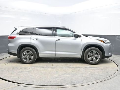 Used 2019 Toyota Highlander Limited Platinum image 4