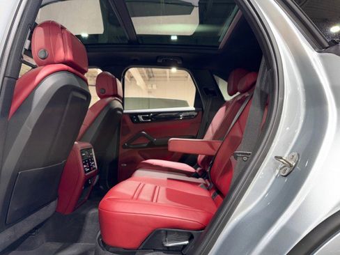 Used 2020 Porsche Cayenne image 59