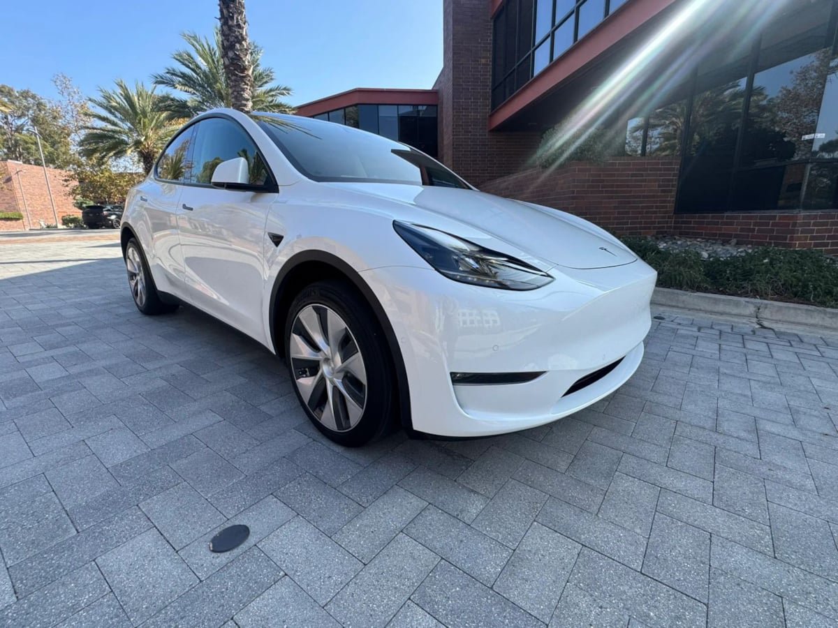 Used 2023 Tesla Model Y Long Range AWD/4WD image 4