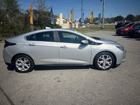 Used 2018 Chevrolet Volt Premier w/ Driver Confidence Package image 6