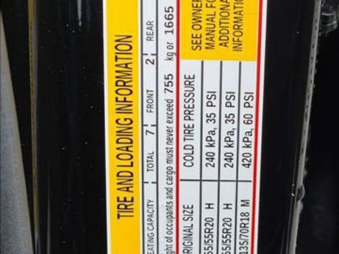 Used 2023 Chevrolet Traverse Premier FWD image 21