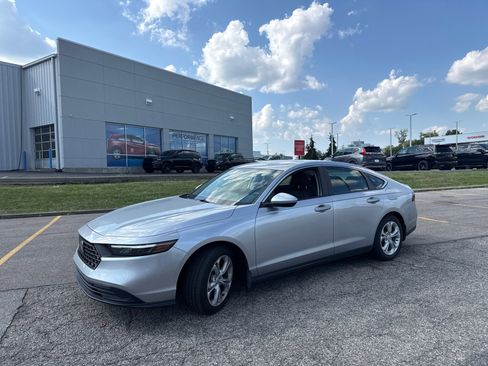 Used 2025 Honda Accord LX image 14