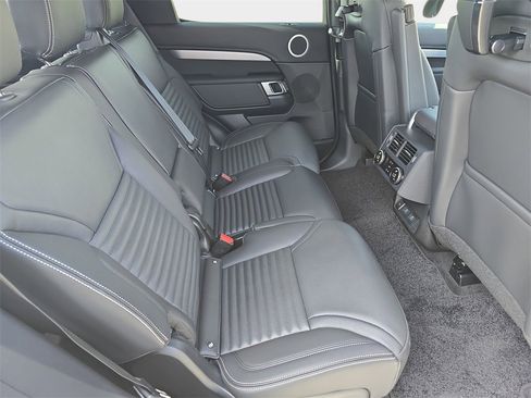 New 2026 Land Rover Discovery Limited Edition image 11