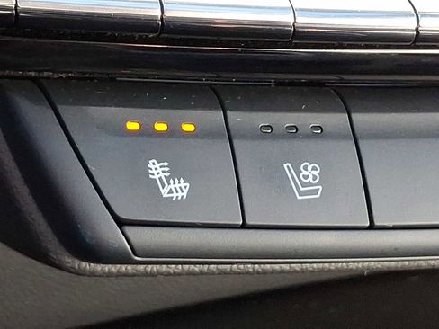 Certified 2025 Cadillac XT4 Sport image 32