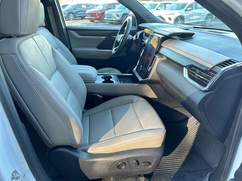 Used 2026 GMC Acadia Elevation w/ Super Cruise Package image 22