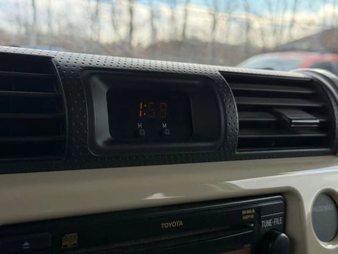 Used 2008 Toyota FJ Cruiser 4WD image 23