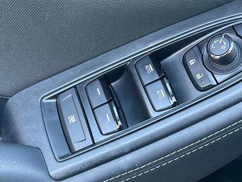 Used 2023 Subaru Forester Premium image 11