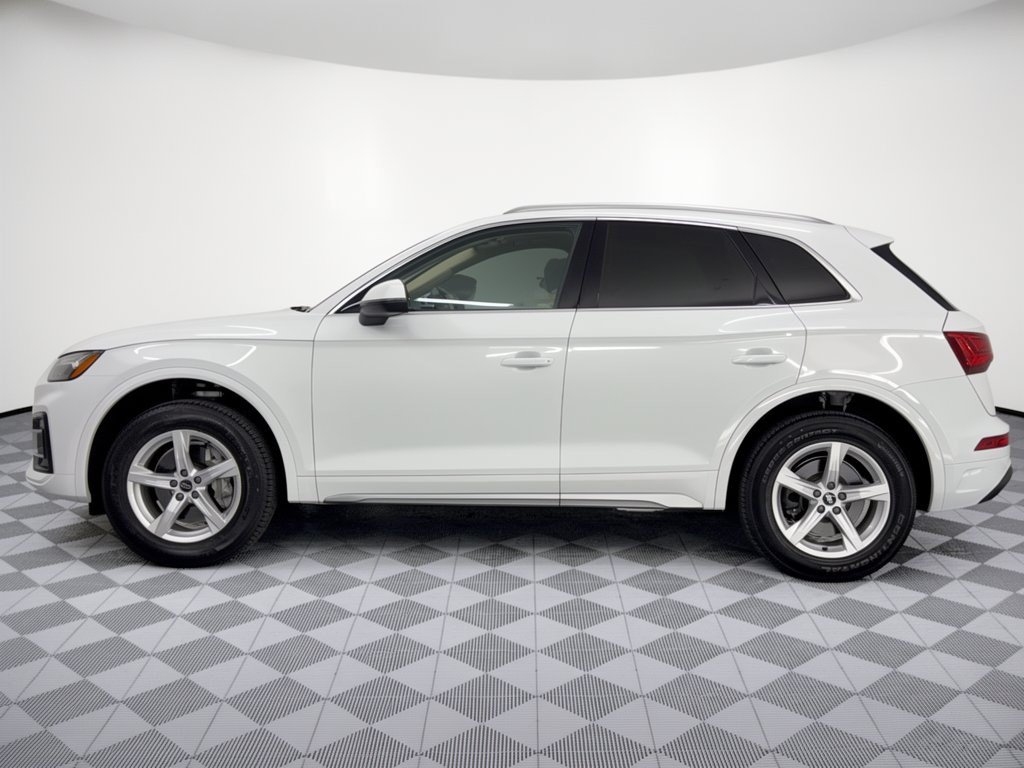 Used 2024 Audi Q5 2.0T Premium w/ Convenience Package AWD/4WD image 2