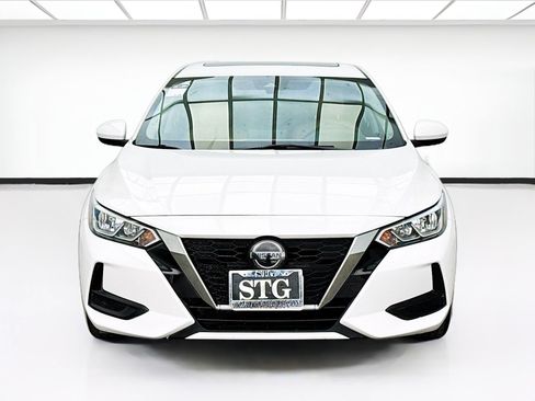 Used 2022 Nissan Sentra SV w/ SV Premium Package FWD image 2