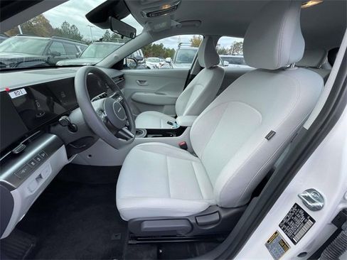 Certified 2025 Hyundai Kona SE image 11