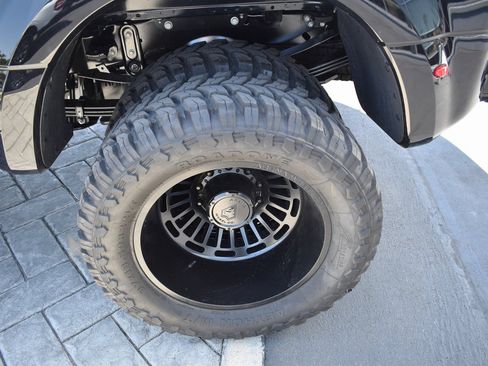 Used 2025 Ford F450 Lariat w/ FX4 Off-Road Package image 12