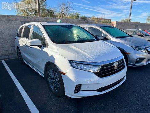 Used 2023 Honda Odyssey Touring image 4